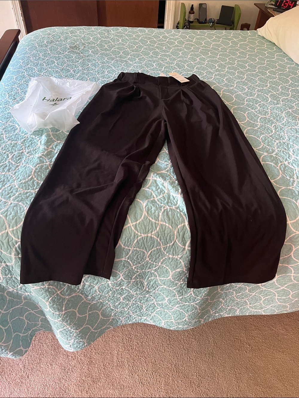 HALARA Wide-Leg Women's Pants